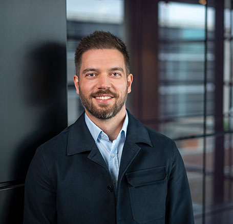 Porträt von Oliver Schilling, Director Business Unit Marketing Rare Disease, Amgen GmbH.